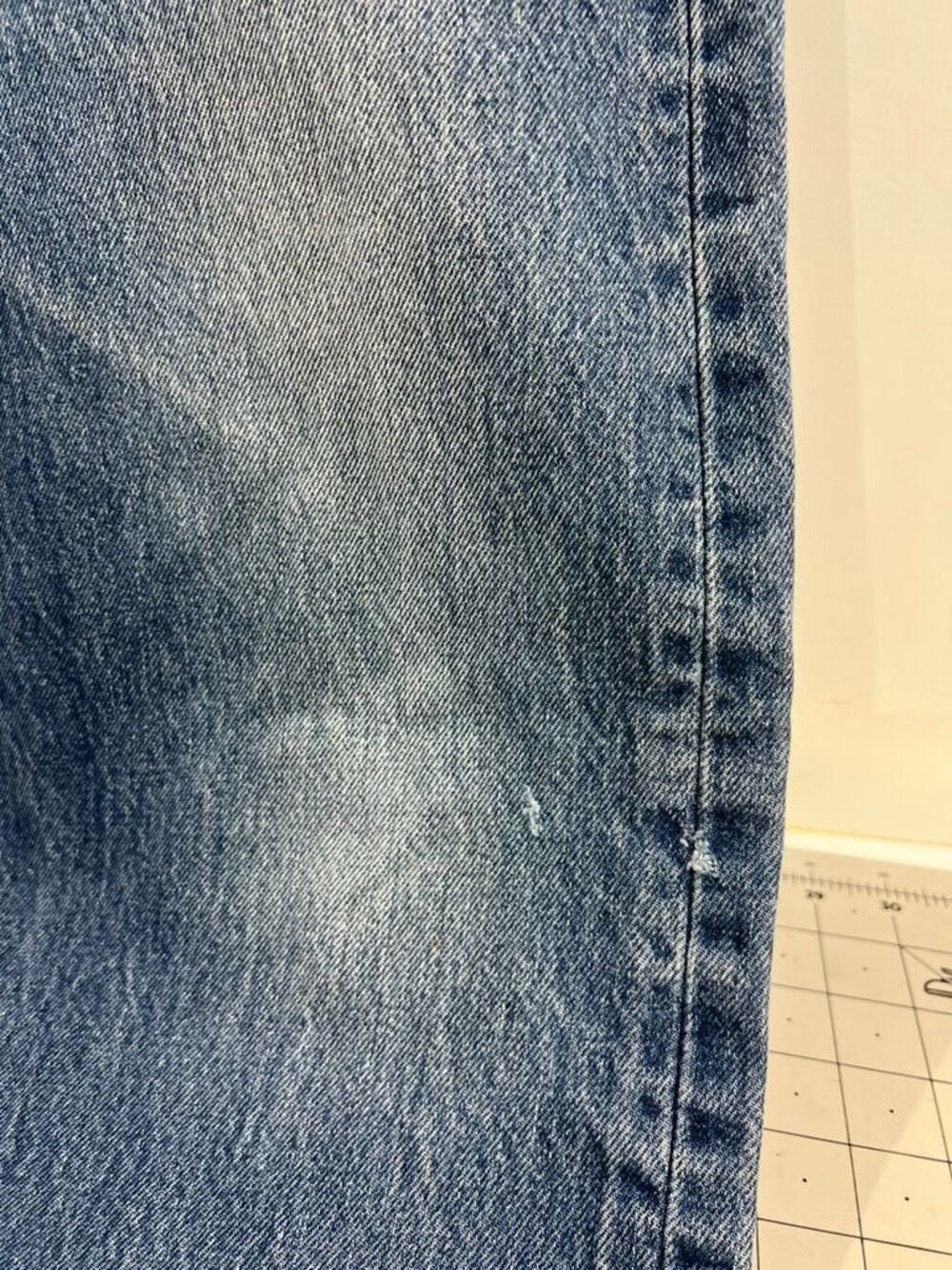 Levi’s 501 Men’s Blue Denim Jeans W38 L34 Straight Fit Classic Button Fly 36x31 - Picture 11 of 13